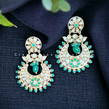 Load image into Gallery viewer, Green Kundan Earrings