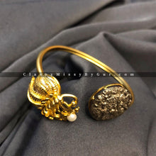Load image into Gallery viewer, Octopus design Bracelet