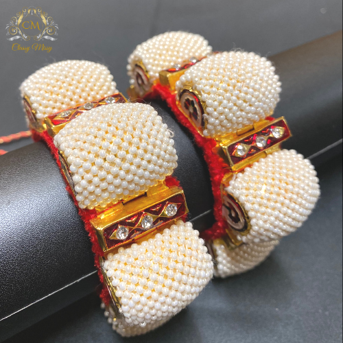 Traditional white and maroon bangle / bracelet