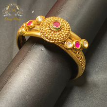 Load image into Gallery viewer, Kundan &amp; Ruby Antique Gold plated Kada